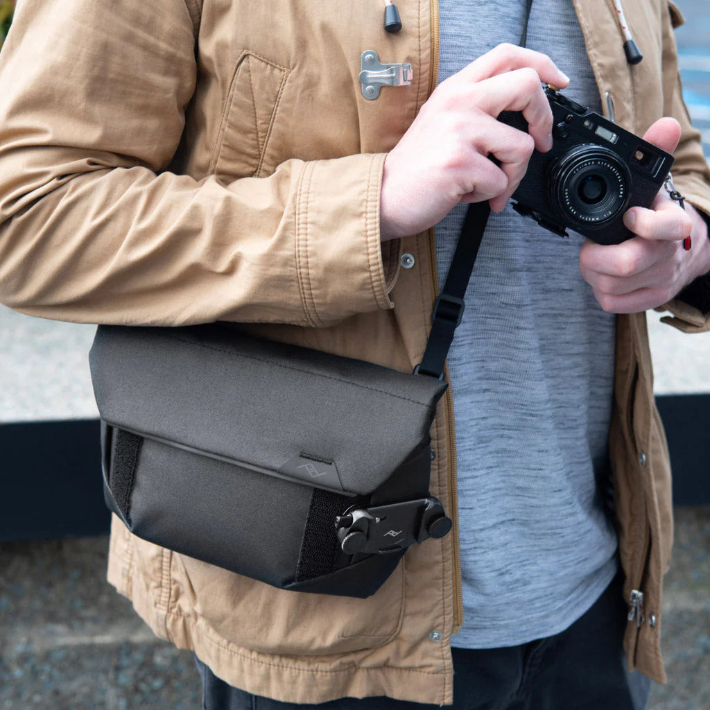 Peak Design Field Pouch Bag v2 (Black, Midnight, Charcoal)